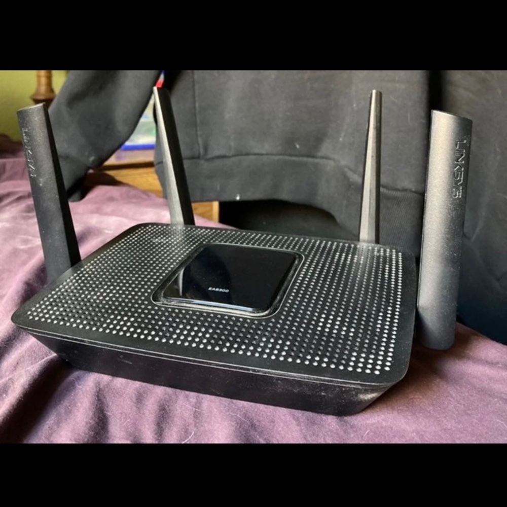 Linksys AC2200 EA8300 WiFi router